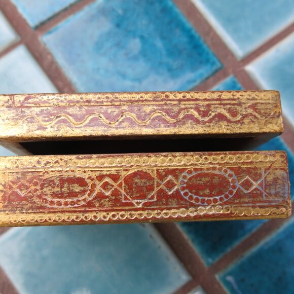 Vintage Italian St. Francis Hand Painted Wood Embossed Trinket Box - Picture 7 of 9